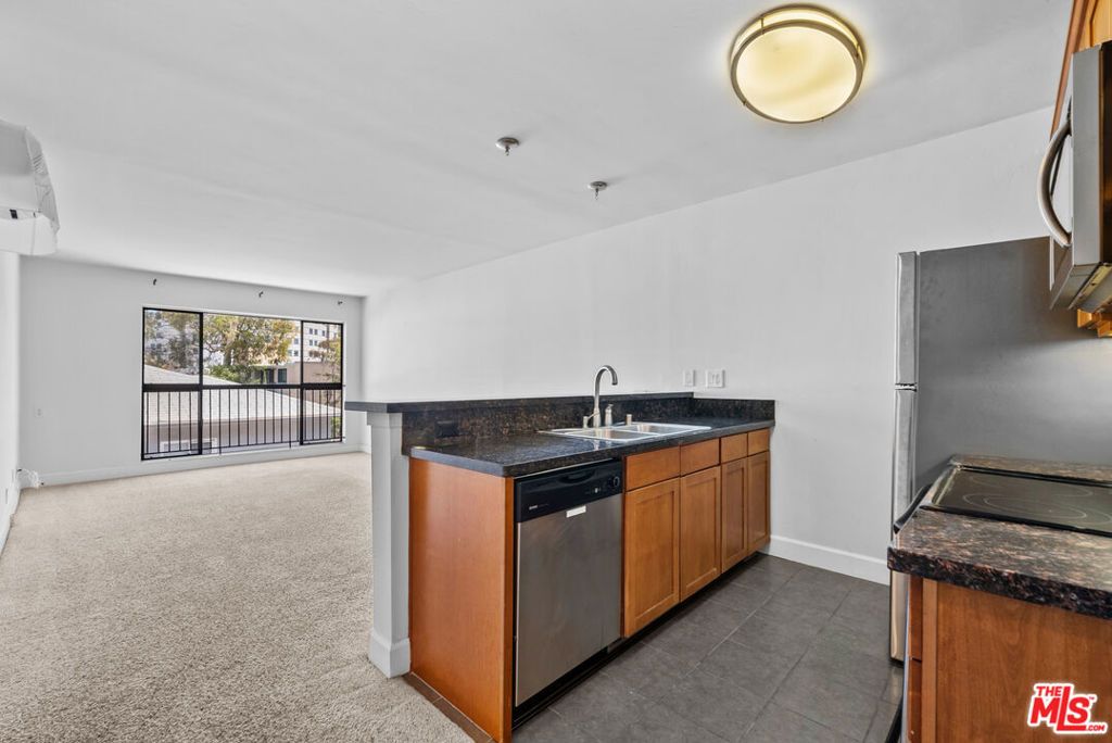 Photo of 10982 Roebling Avenue #513, Los Angeles, CA 90024 (MLS # 25528321)