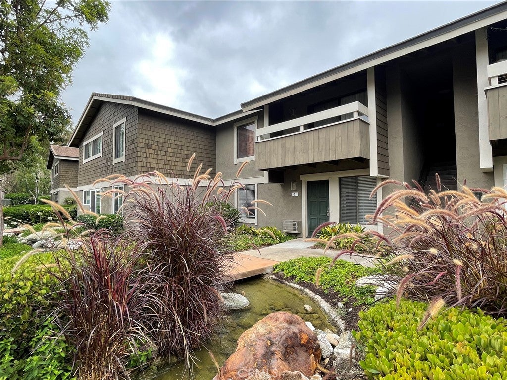 61 Streamwood, Irvine CA 92620