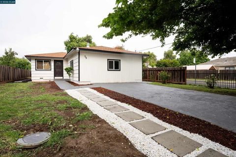 Photo of 58 Solano Ave, Bay Point, CA 94565 (MLS # 41130787)