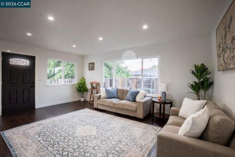 Photo of 58 Solano Ave, Bay Point, CA 94565 (MLS # 41130787)