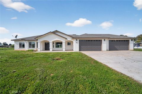 Photo of 19774 Road 31, Madera, CA 93638 (MLS # MC26049845)