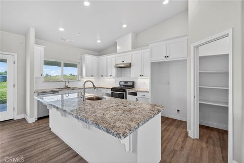 Tiny photo for 19774 Road 31, Madera, CA 93638 (MLS # MC26049845)