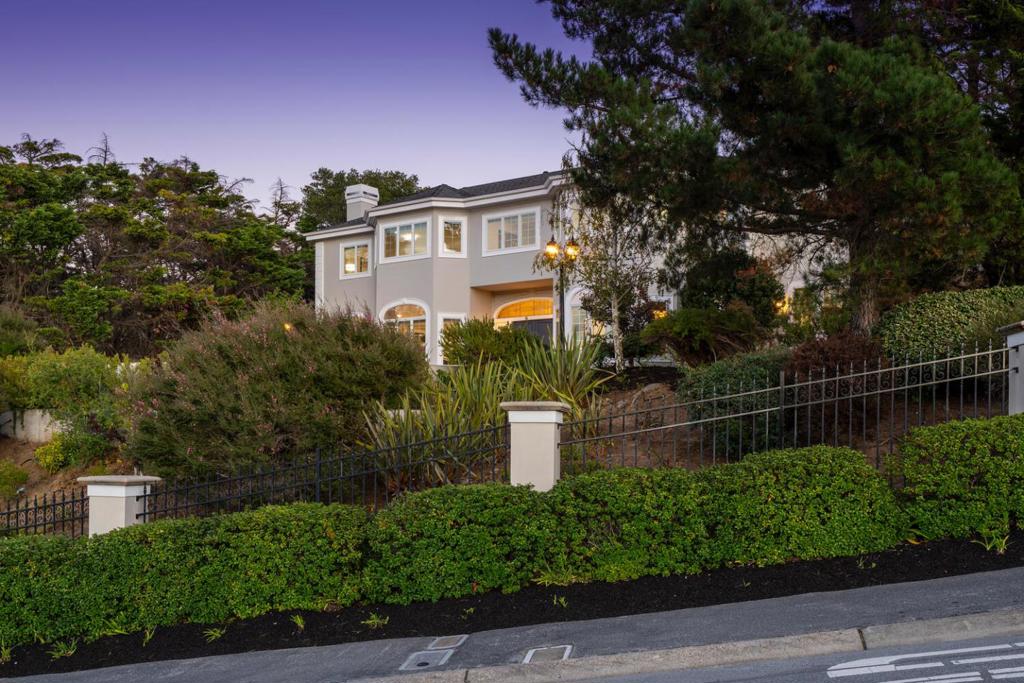 1111 Tournament Drive