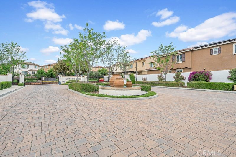 508 Encanto Ln