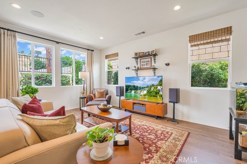 508 Encanto Ln