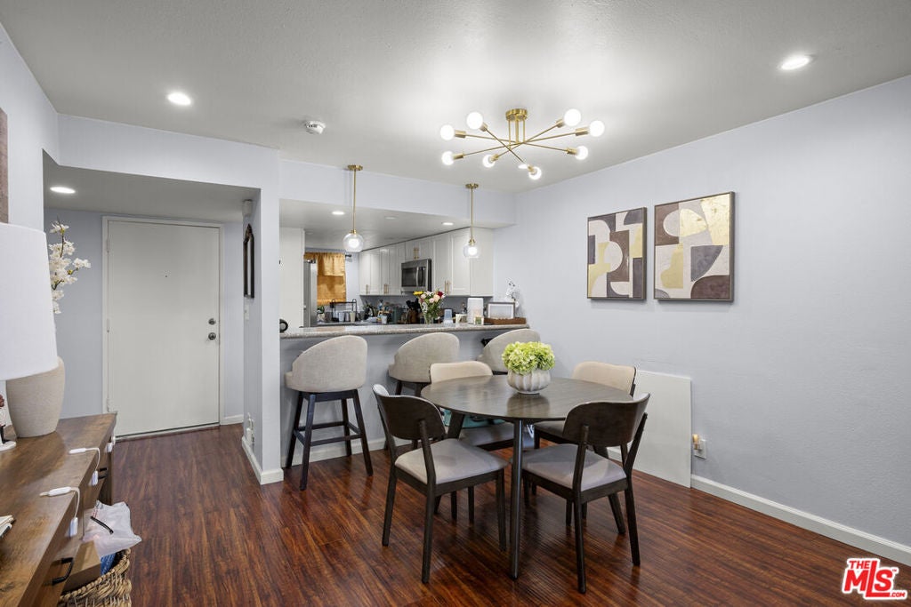 620 W Hyde Park Boulevard 103