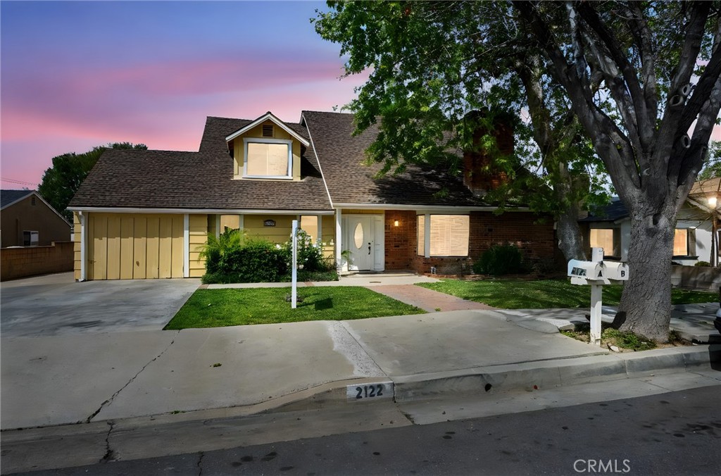 2122 N Shaffer Street A & B