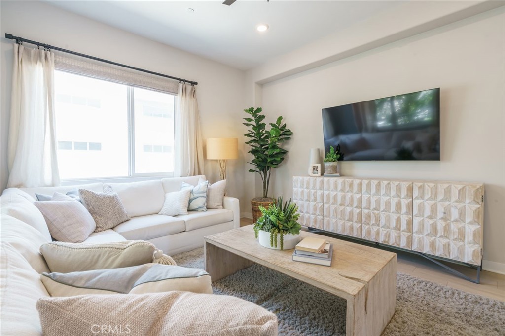 1850 S Westside Drive 10