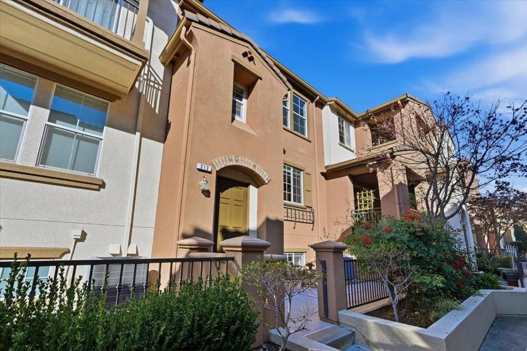 Photo of 212 Boston Fern Cmn, Fremont, CA 94539 (MLS # ML82031889)