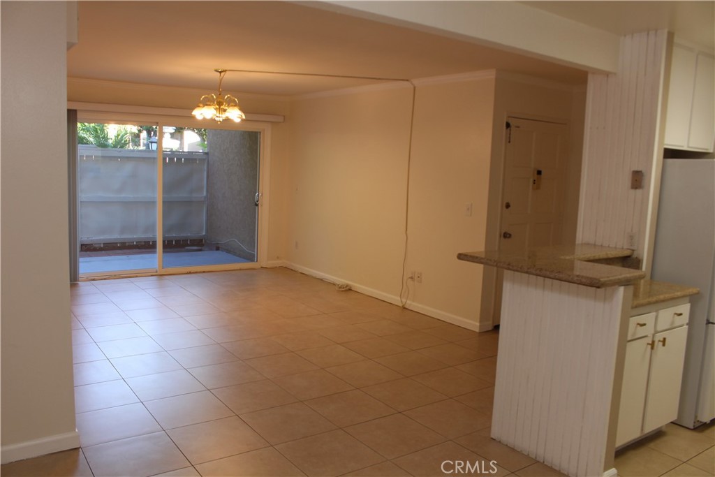 1001 W Macarthur Boulevard 21
