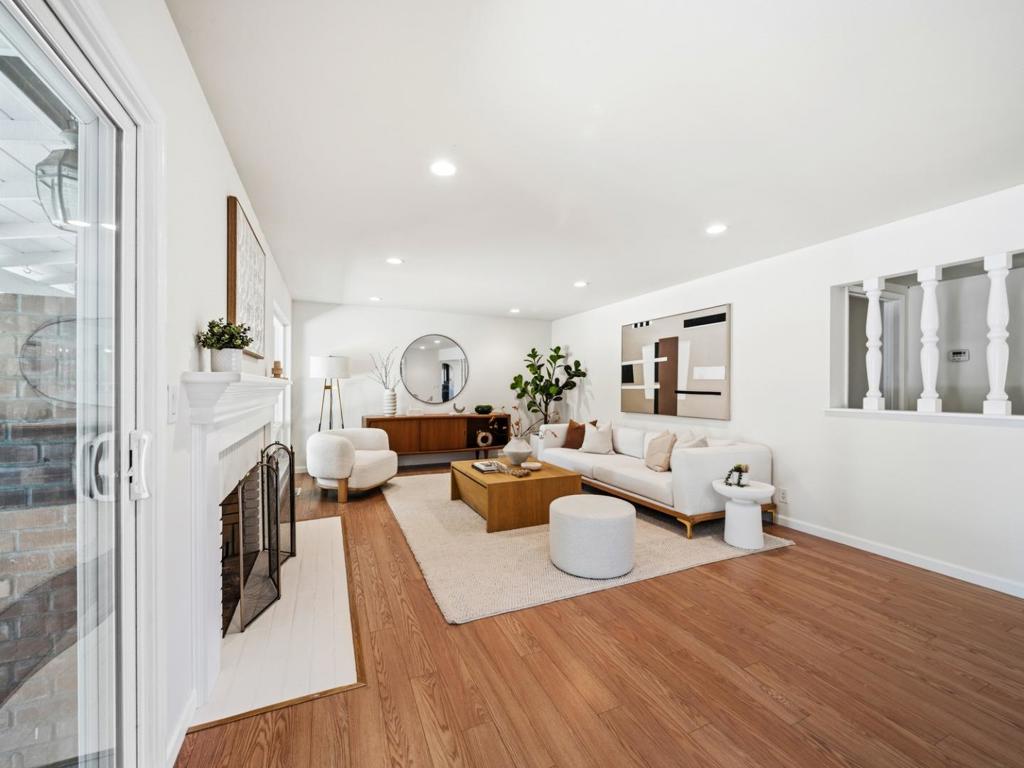 12100 Saraglen Drive