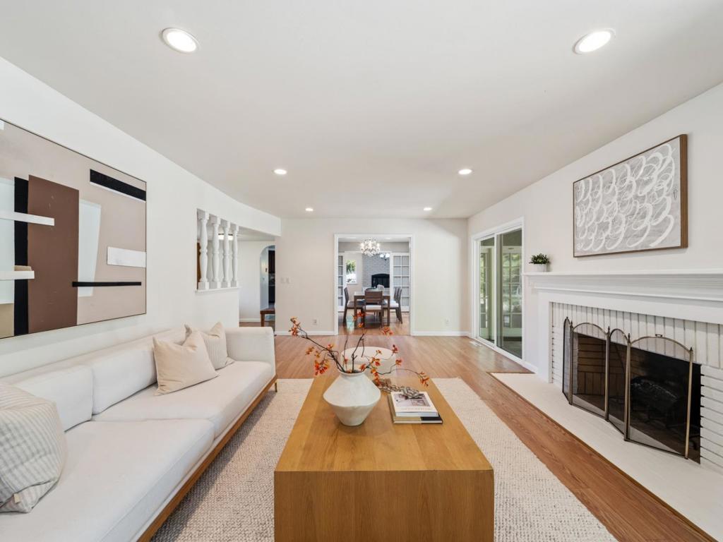12100 Saraglen Drive