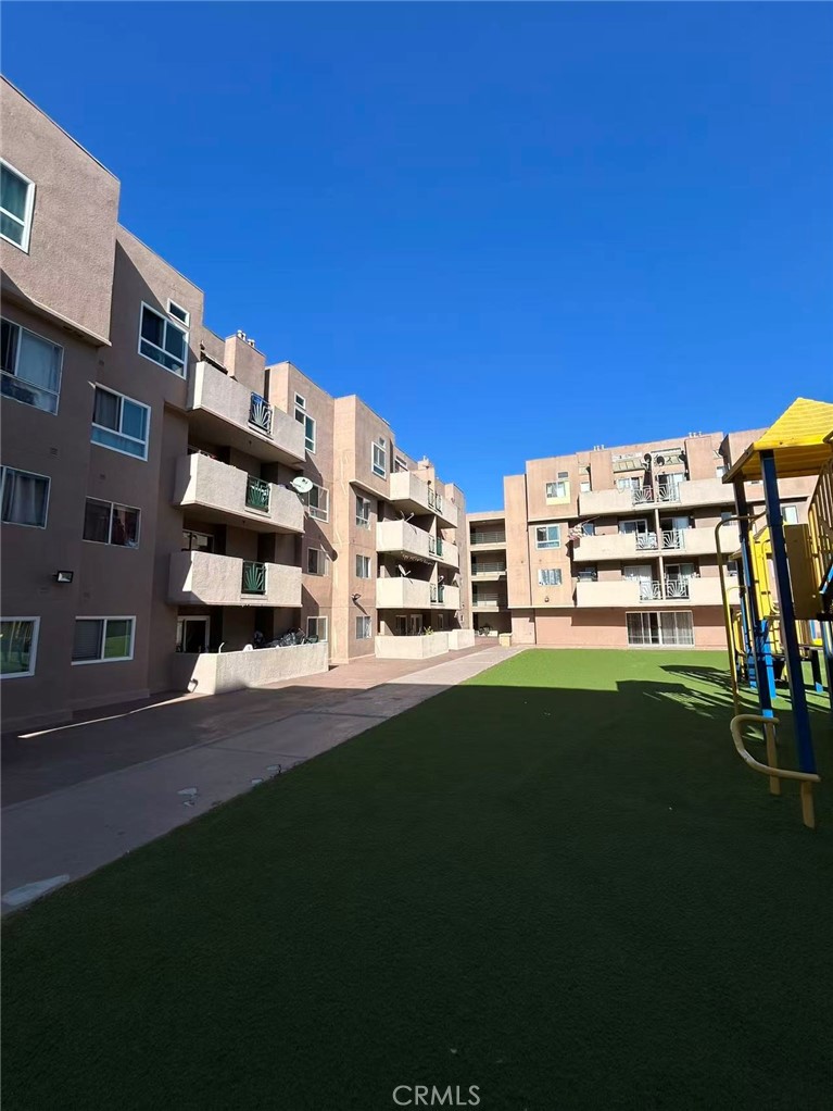 450 E 4th 342