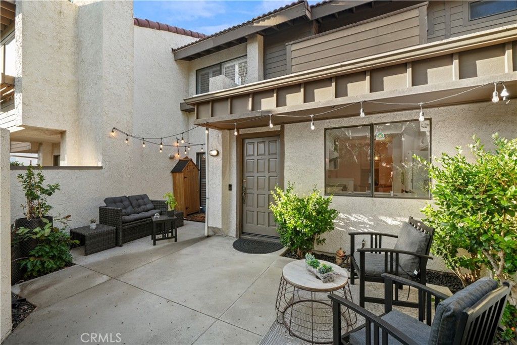 Photo of 21500 Califa Street #167, Woodland Hills, CA 91367 (MLS # SR25235385)