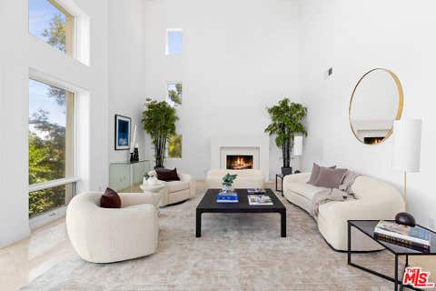 Photo of 14435 Mulholland Drive, Los Angeles, CA 90077 (MLS # 26861201)