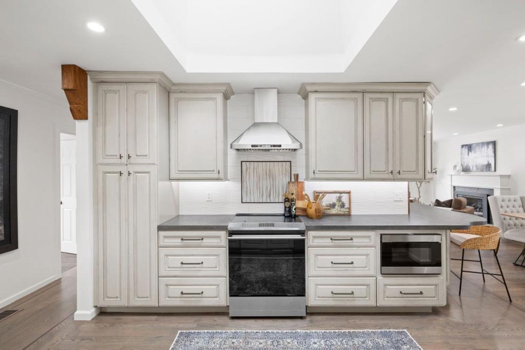 145 Devonshire Boulevard