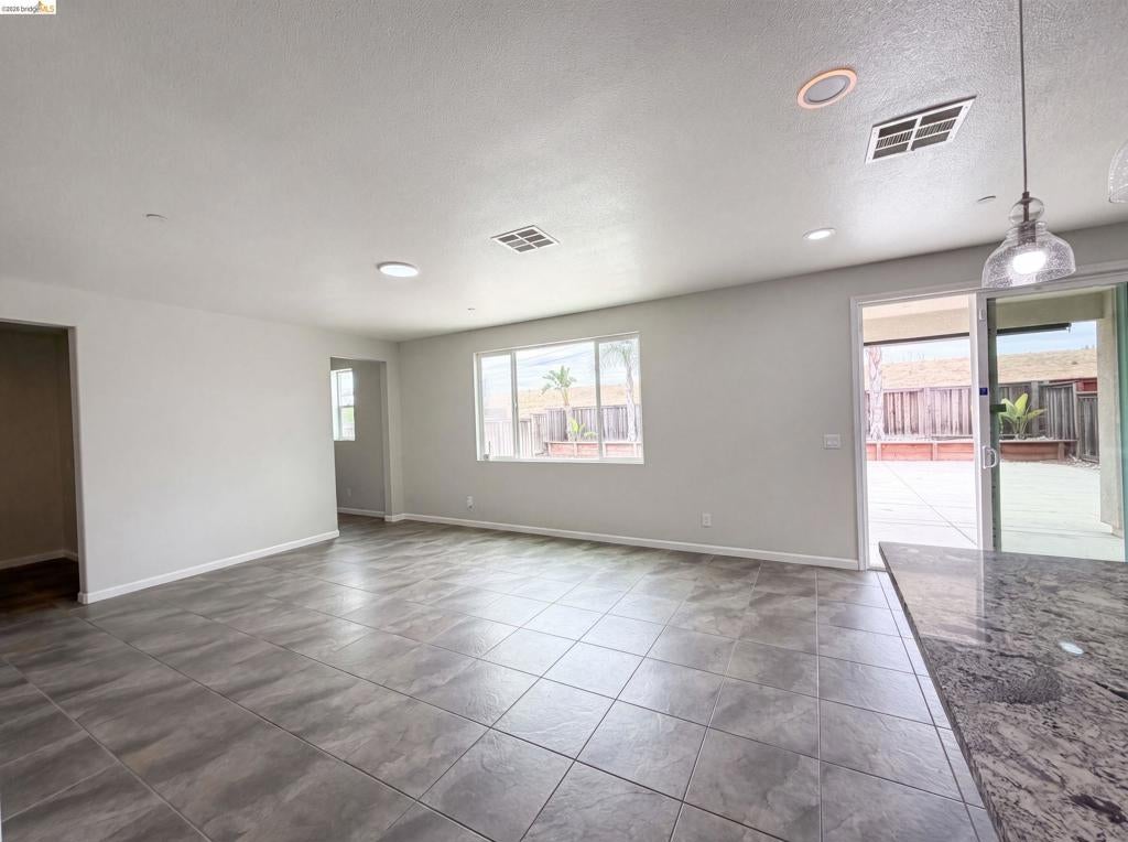 1519 Sycamore Dr