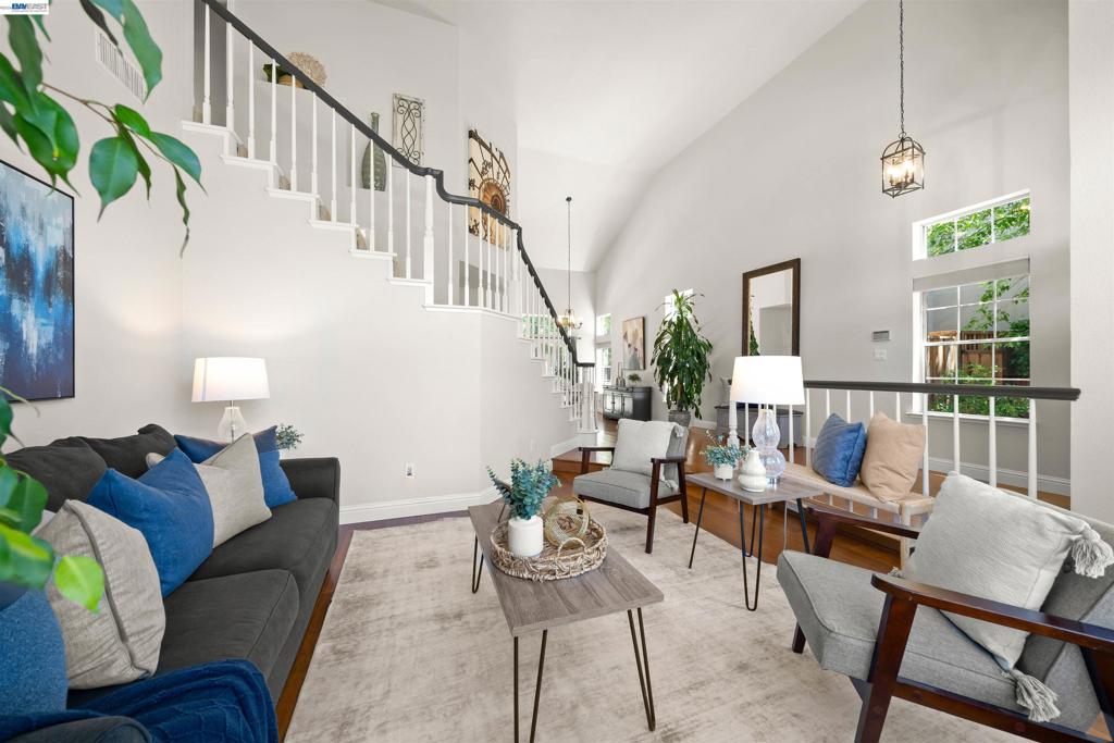 1024 Belleterre Dr
