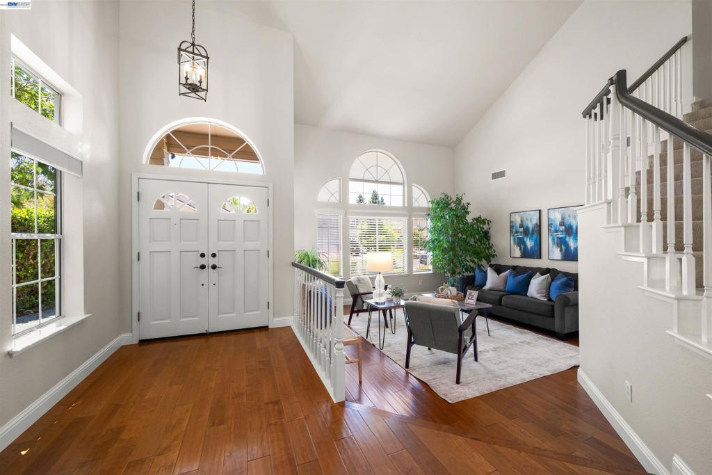 1024 Belleterre Dr