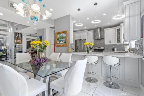 Photo of 5216 Yarmouth Avenue #306, Encino, CA 91316 (MLS # SR25162905)