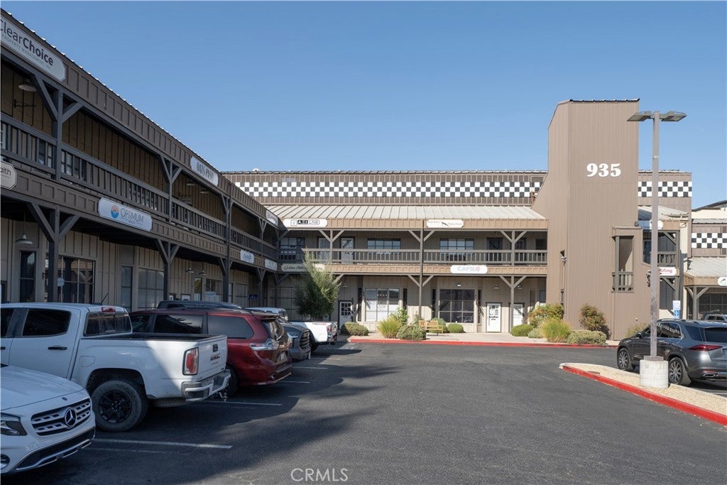935 Riverside