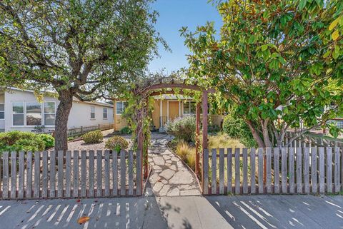 Photo of 215 Younglove Avenue, Santa Cruz, CA 95060 (MLS # ML82025874) Photo of 215 Younglove Avenue, Santa Cruz, CA 95060 (MLS # ML82025874)