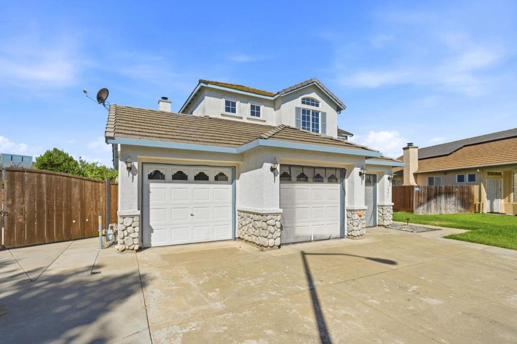 1901 Lauritson Lane