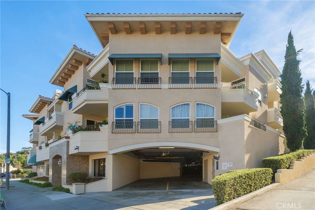 Photo of 901 Deep Valley Dr Dr #213, Rolling Hills Estates, CA 90274 (MLS # PV26007976)