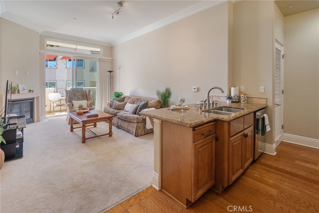 901 Deep Valley Dr 213