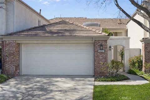 Photo of 24526 Windsor Drive #B, Valencia, CA 91355 (MLS # SR26042977)