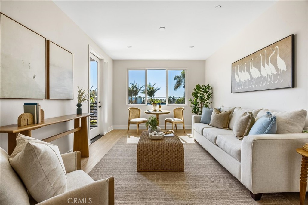 401 W Grand Avenue 202