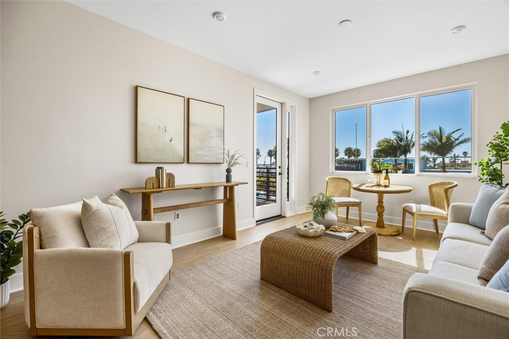401 W Grand Avenue 202