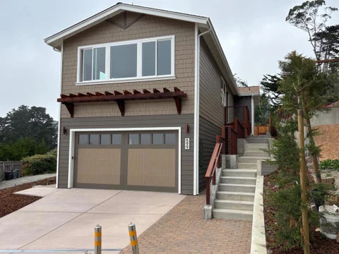 MLS: ML82060678