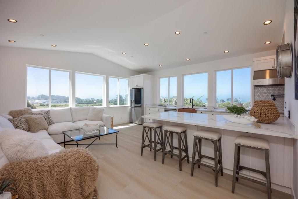Properties 3 599 Alto Avenue