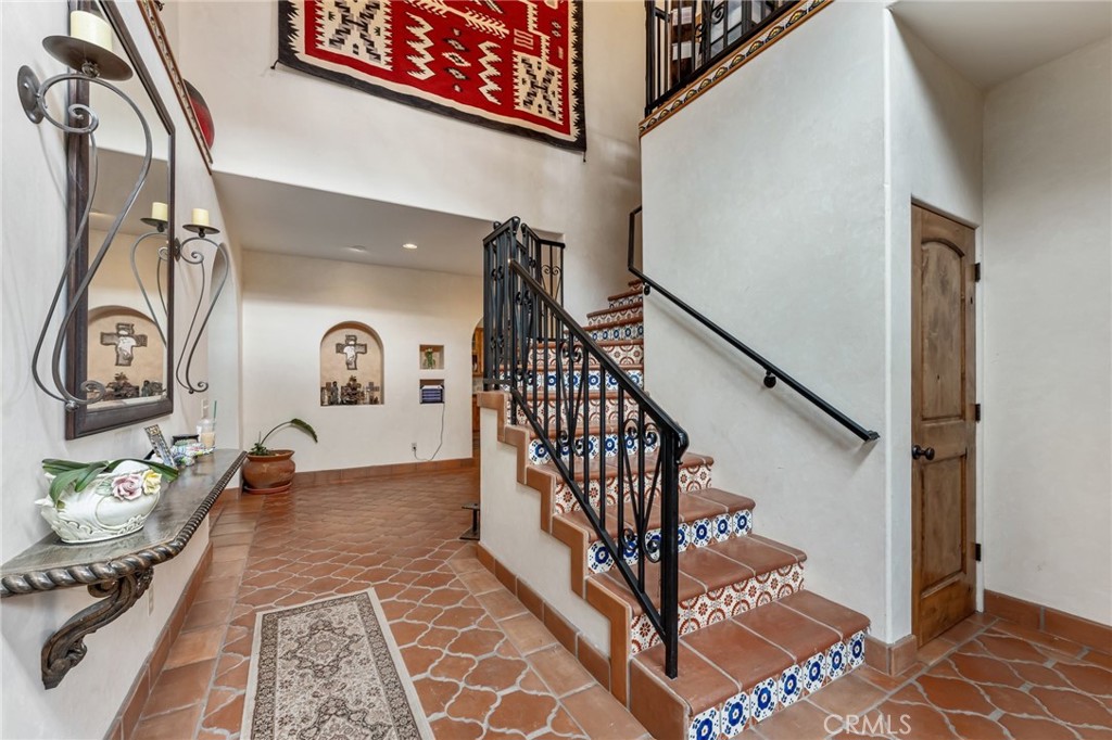 9075 Mesa Vista Street