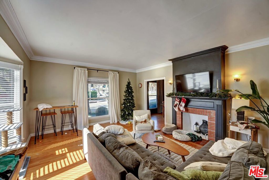 1852 -62 N Edgemont Street