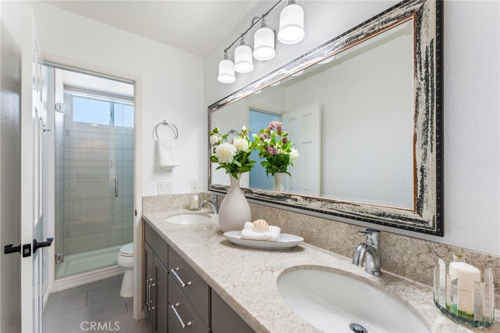 listing image 130729616502750806498