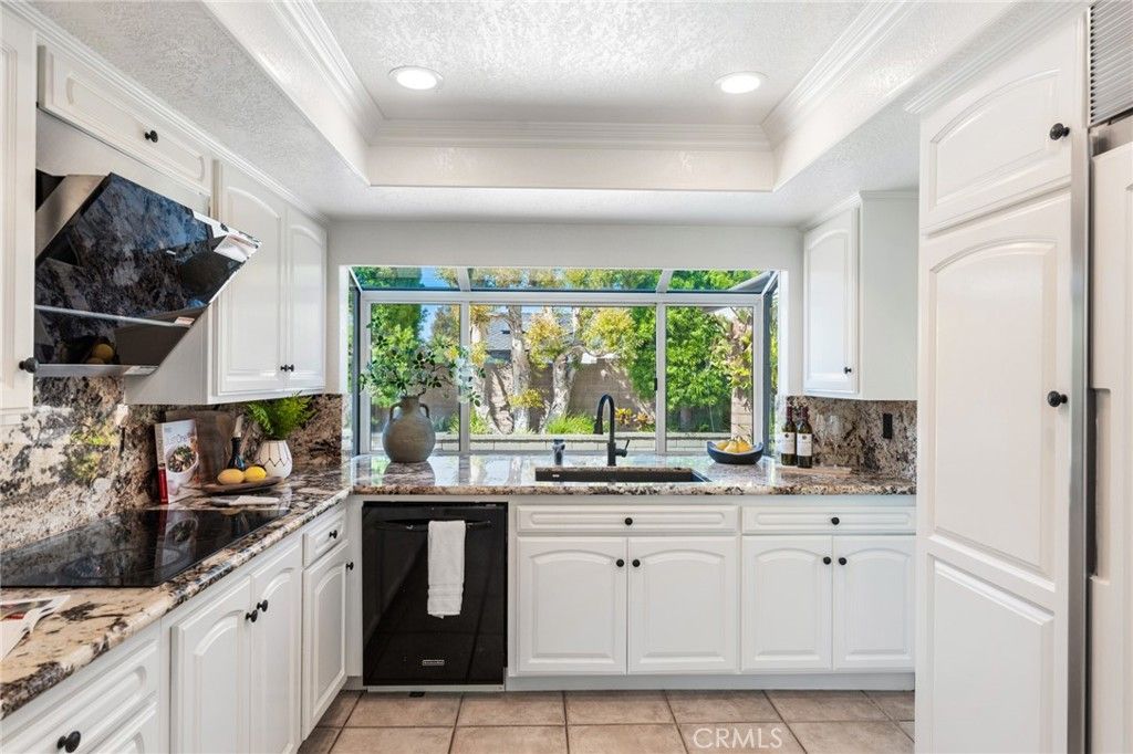 listing image 130722175315916030675