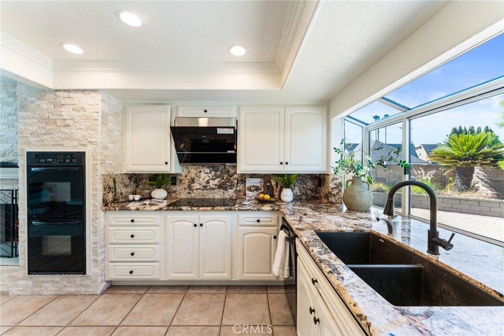 listing image 130723803425612835306