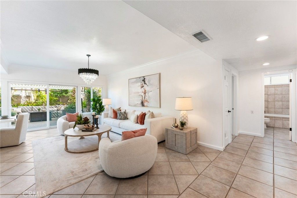 listing image 130721884305473980226