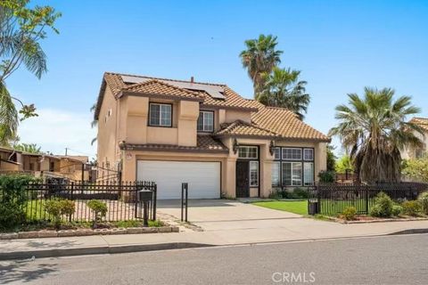 Photo of 1010 W Wilson St, Pomona, CA 91768 (MLS # WS25210089) Photo of 1010 W Wilson St, Pomona, CA 91768 (MLS # WS25210089)