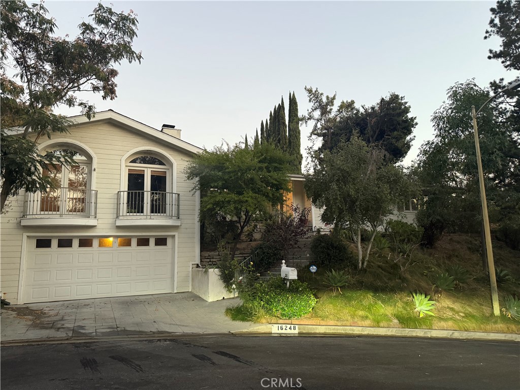 Discover luxurious living in this beautifully appointed single-family home nestled in prestigious South of the boulevard Encino. This roughly 3,200 sq ft 4-bedroom, 4-bathroom single level residence offers the perfect blend of comfort and elegance. The private backyard oasis boasts a newly replastered sparkling pool and relaxing jacuzzi, ideal for year-round recreation and gatherings.
The open concept kitchen serves as the heart of the home, with its expansive double islands providing ample prep space, storage, and casual dining options. The open floor plan creates an effortless connection between cooking, dining, and relaxing spaces, making it ideal for families and hosting guests.
Located in one of the San Fernando Valley's most sought-after neighborhoods, this home provides easy access to top-rated public and private schools. Families will appreciate the proximity to excellent educational opportunities and the strong sense of community Encino is known for.
The prime location offers unmatched convenience with quick access to both the 101 and 405 freeways, making commutes to Downtown LA, West LA, and beyond effortless. Enjoy being minutes from Ventura Boulevard's vibrant dining and shopping scene featuring an array of trendy restaurants and cafes.
Outdoor enthusiasts will love the close proximity to the Santa Monica Mountains, offering hiking trails, parks, and recreational activities. The iconic Sepulveda Basin Recreation Area is just moments away, providing additional outdoor amenities.
This exceptional rental opportunity combines suburban tranquility with urban accessibility, making it perfect for families seeking the best of Encino living. The spacious layout, chef's kitchen, beautiful outdoor space, and premium location make this home a rare find.
Contact today to schedule your private showing of this exceptional Encino home.