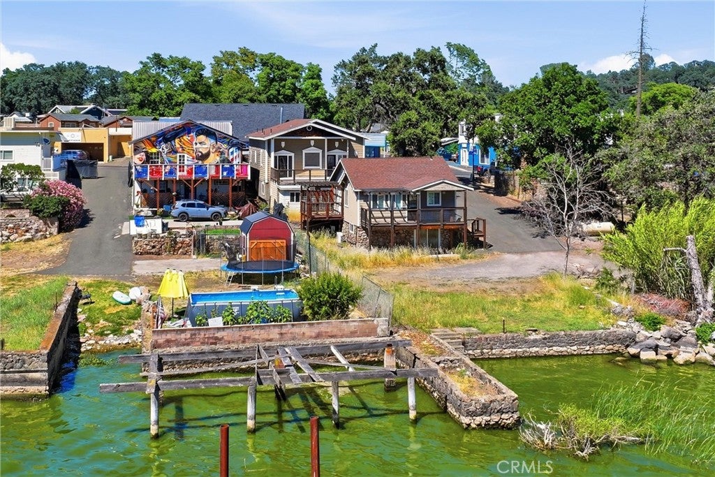 14465 Lakeshore