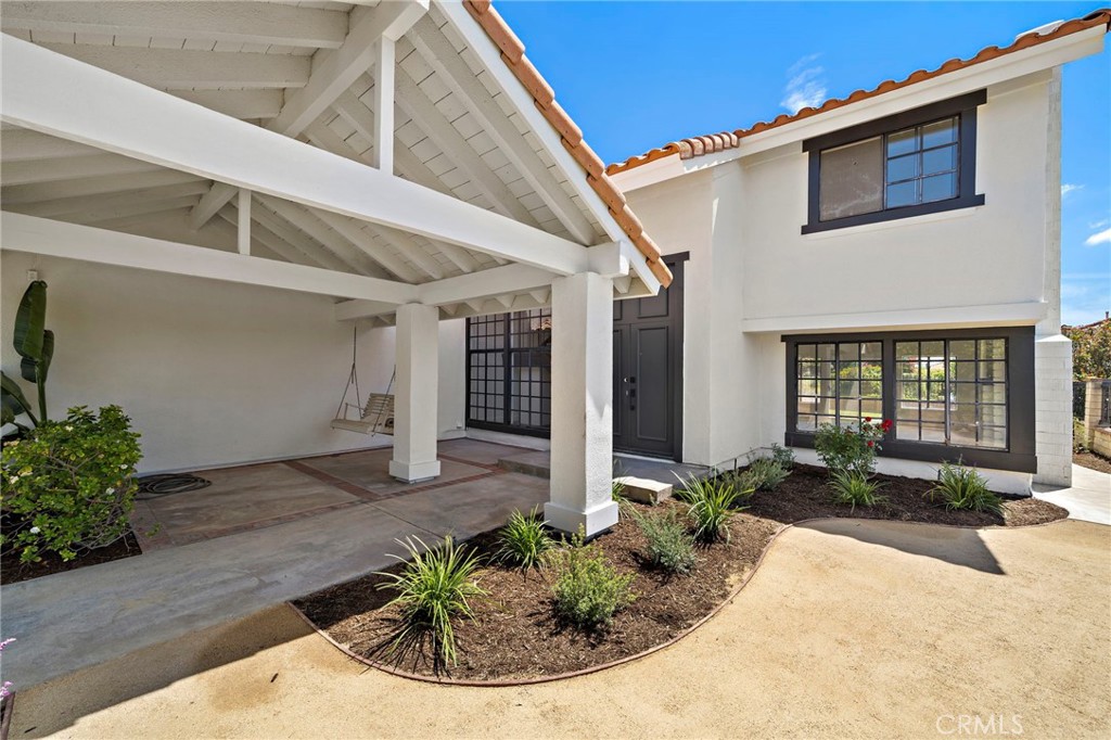 3438 E Meadowridge