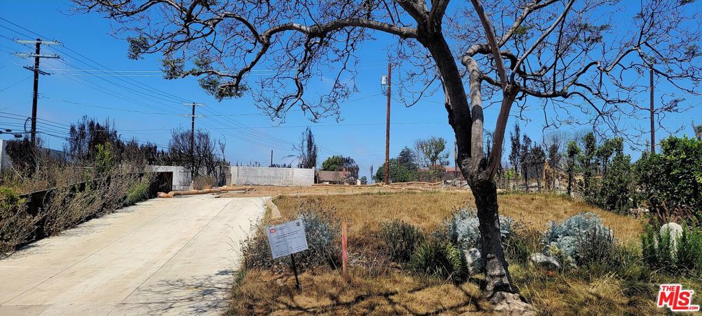 Conveniently located near the Palisades Village, this property offers a rare opportunity to build a custom home in the heart of the community. The 6,349 sq ft lot has completed all phases of debris removal, with final sign-off in place. With its prime location and cleared status, this is an exceptional opportunity for buyers looking to invest in and be part of the revitalization of the Palisades.