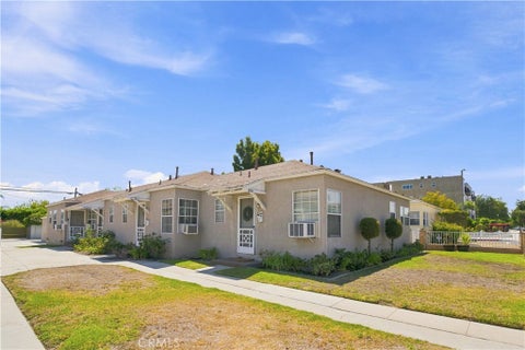 Photo of 11418 Victory Boulevard, Valley Glen, CA 91606 (MLS # PW26206543)