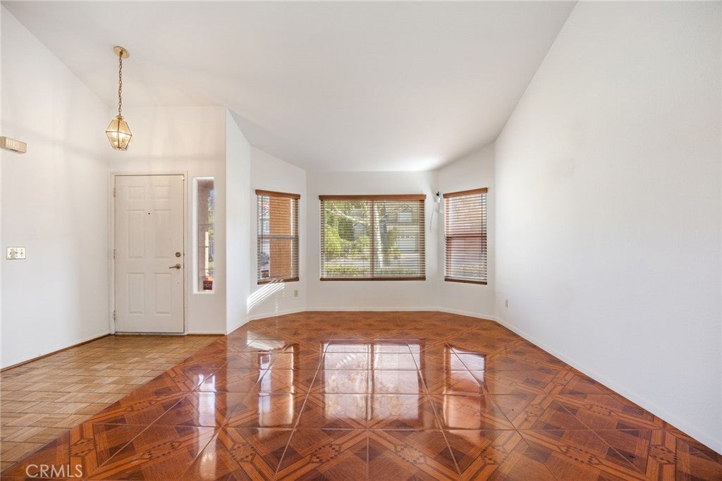 3227 Willowbrook