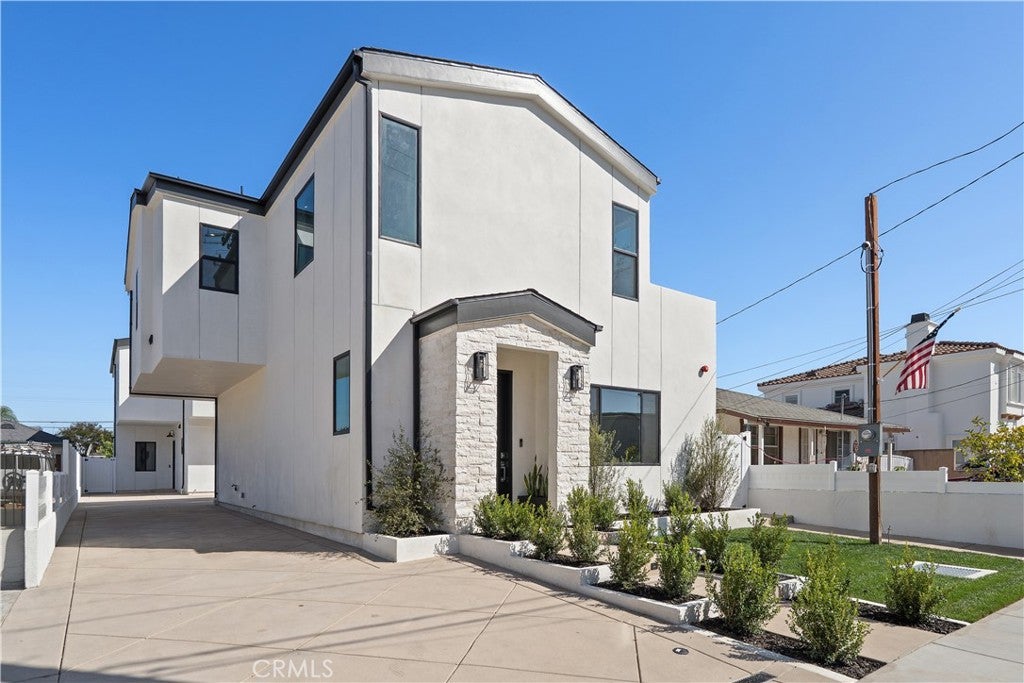 Properties 2 15634 Sombra Avenue A