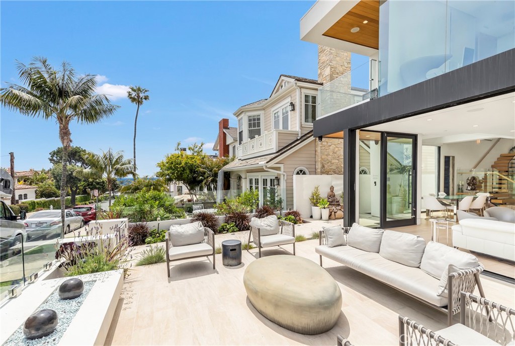 221 Heliotrope Avenue