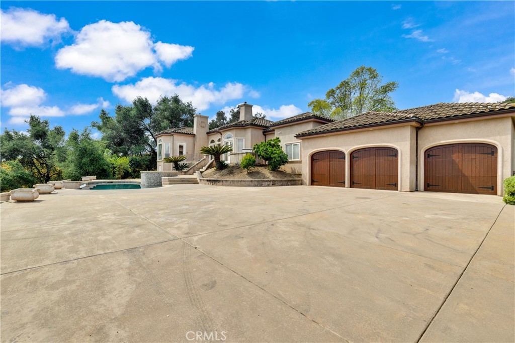 3013 Olive Hill